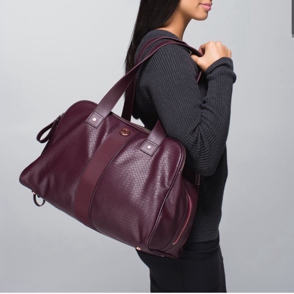 Lululemon Two Times A Yogi Bag in Bordeaux Drama